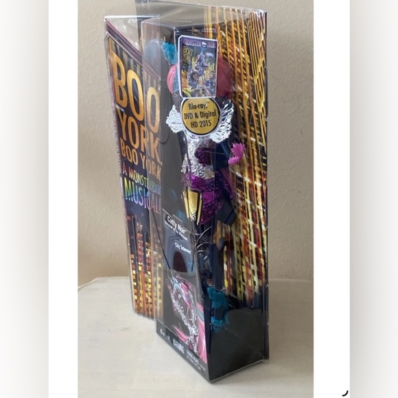 SOLD Monster High Boo York Catty Noir Doll Daughter of the Werecats 2014 - Picture 7 of 14
